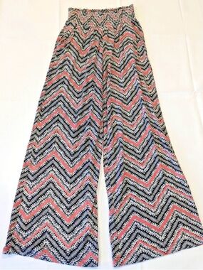 Wide Leg Chevron Print Pants in Coral, Black & White